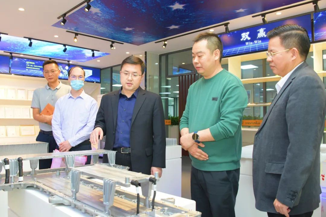 清溪鎮(zhèn)領(lǐng)導(dǎo)鼓勵文軒熱能堅(jiān)定信心加大投入搶抓機(jī)遇做大做強(qiáng)